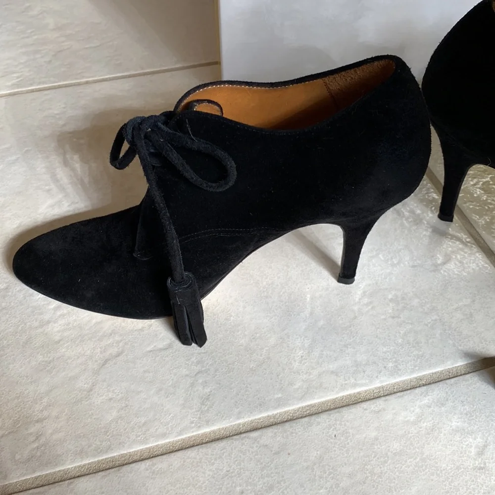Adorable black suede Bettye Muller bootie heels, 36 - Picture 3 of 14